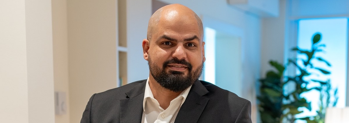 Tom Jahed, licensed REALTOR with Vanak International Properties in North Vancouver